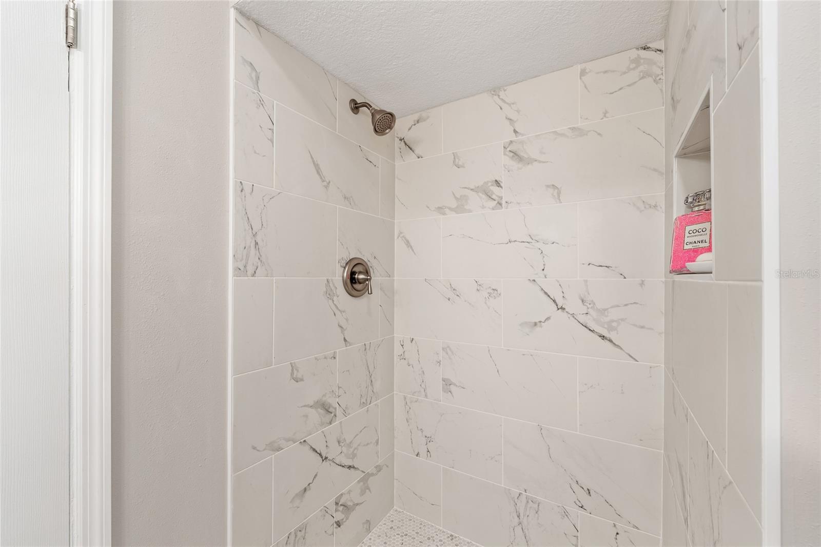 Image 15 of 36 For 737 Sherwood Drive