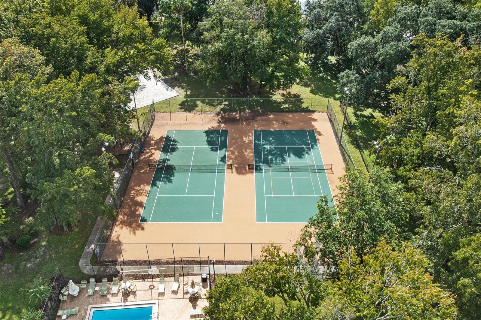 Image 33 of 36 For 737 Sherwood Drive