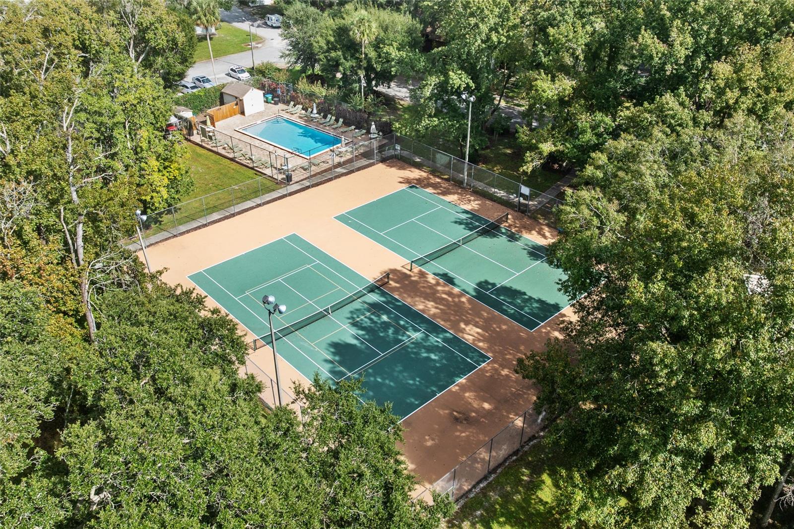 Image 34 of 36 For 737 Sherwood Drive