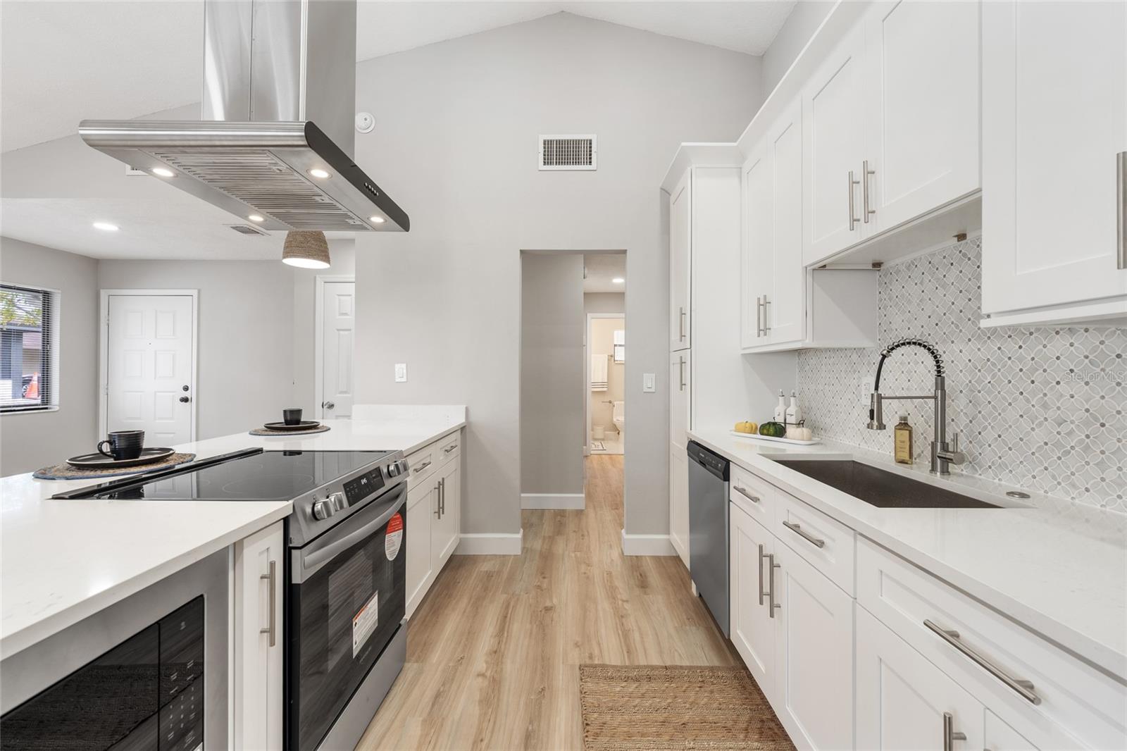 Image 7 of 36 For 737 Sherwood Drive