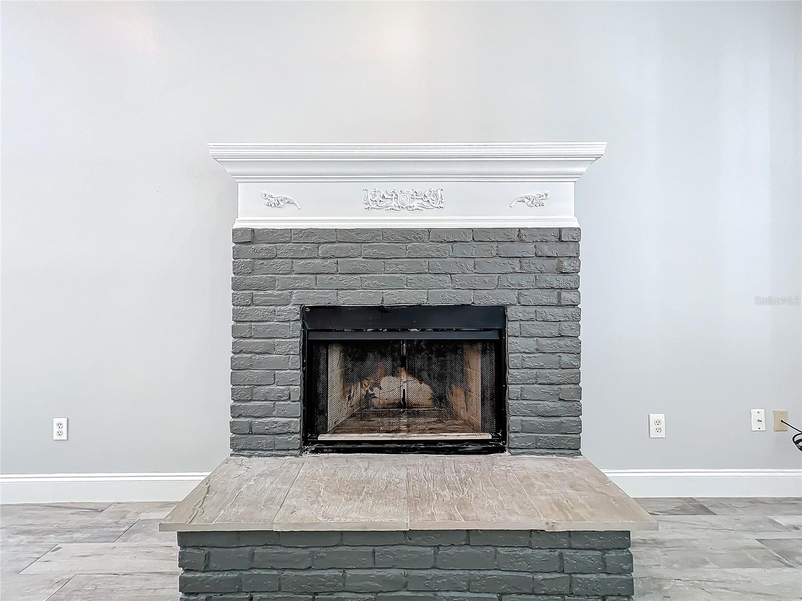 Image 13 of 88 For 427 Summerlin Avenue