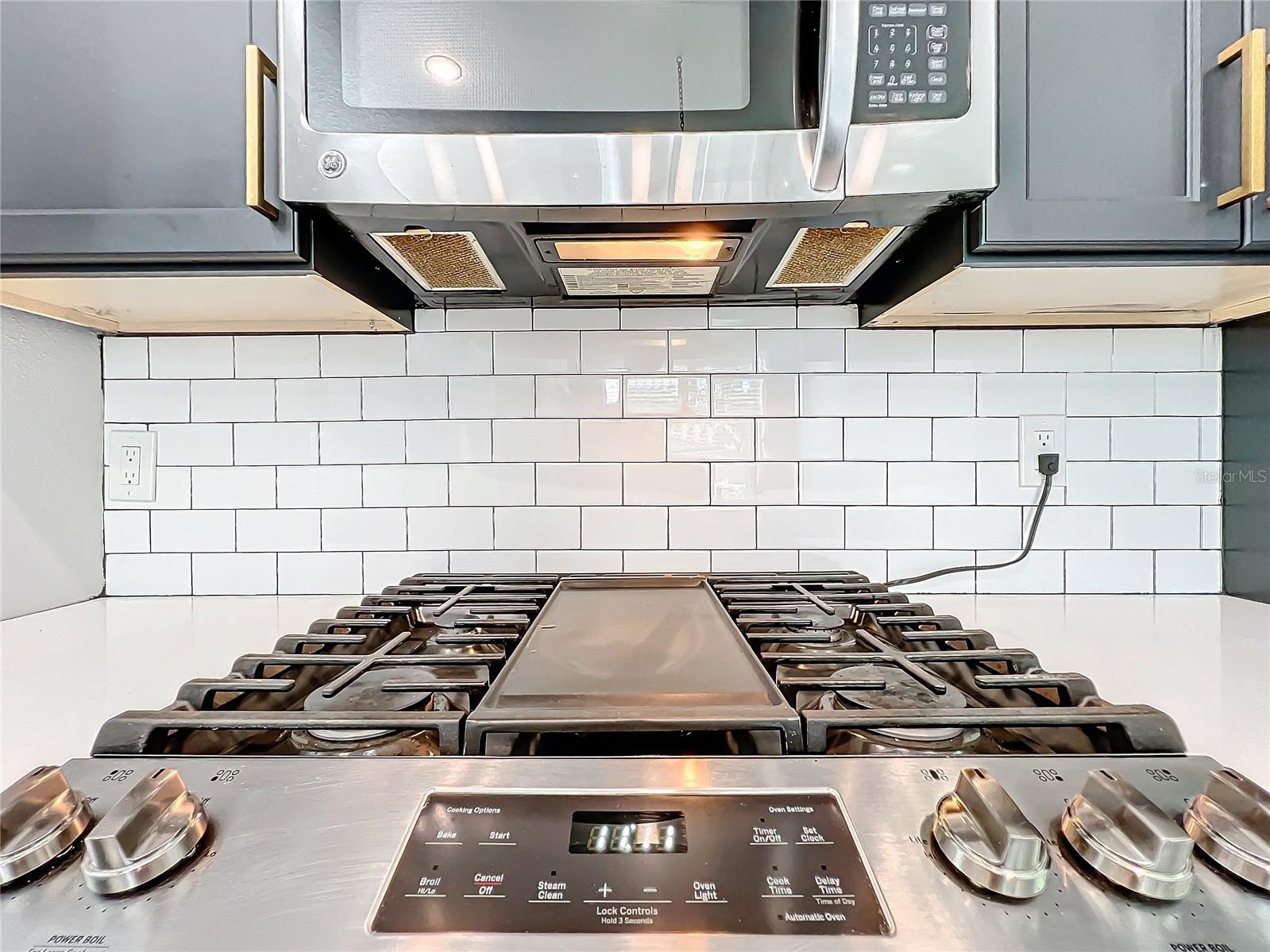 Image 19 of 88 For 427 Summerlin Avenue