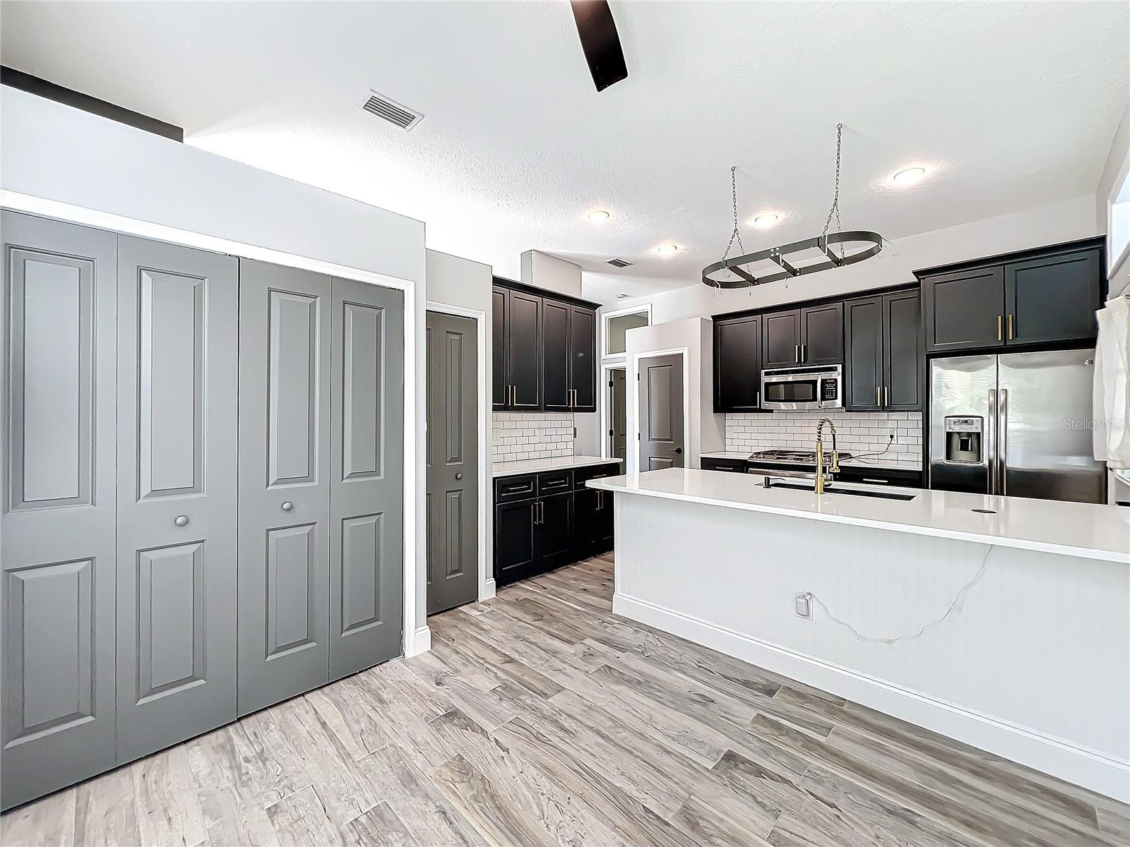 Image 29 of 88 For 427 Summerlin Avenue