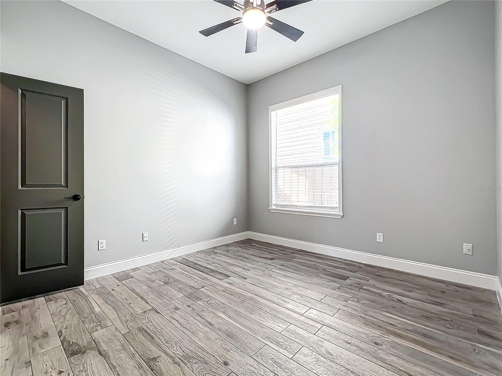 Image 34 of 88 For 427 Summerlin Avenue