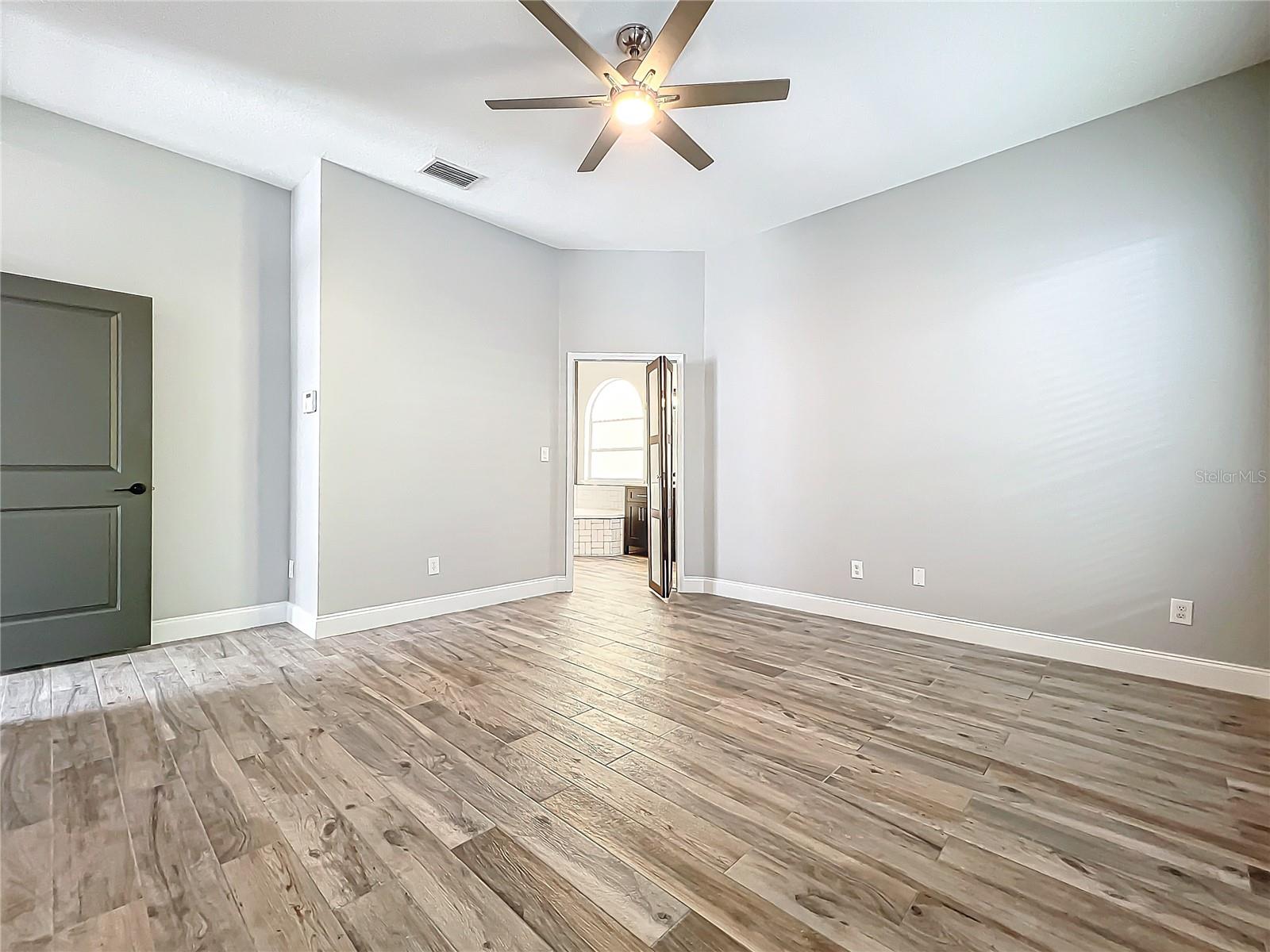 Image 38 of 88 For 427 Summerlin Avenue