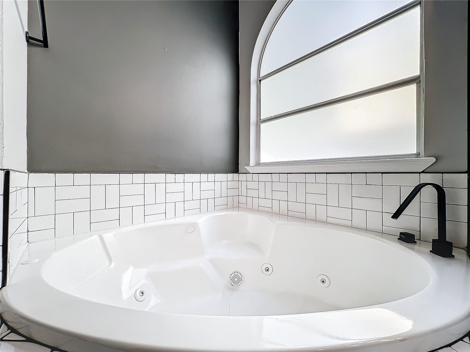 Image 46 of 88 For 427 Summerlin Avenue