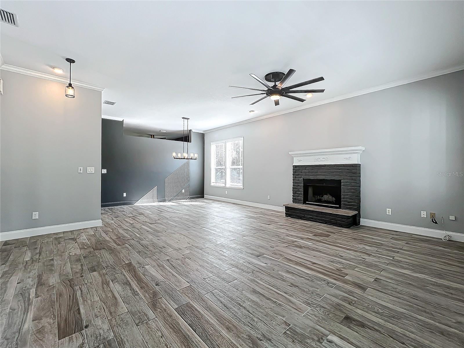 Image 9 of 88 For 427 Summerlin Avenue