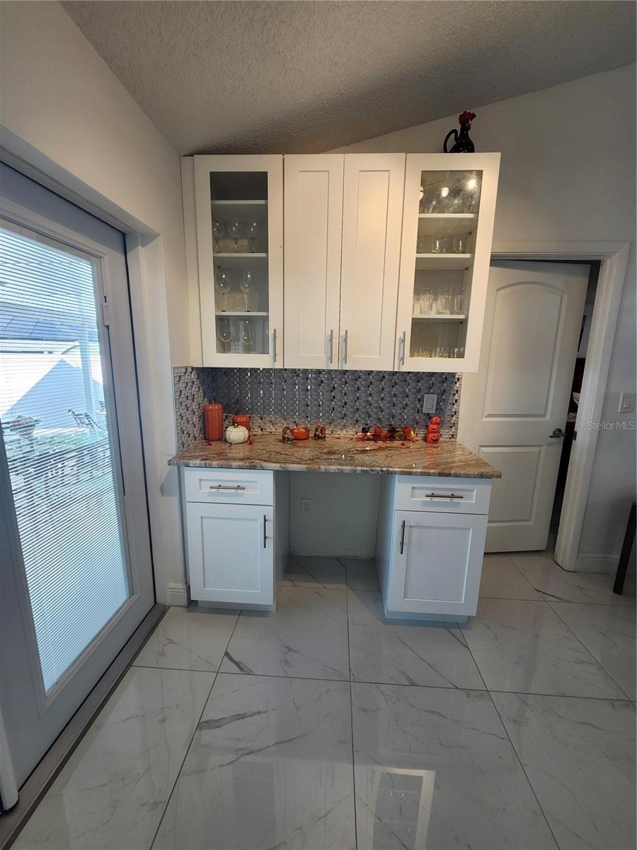Image 10 of 39 For 610 Dunn Drive