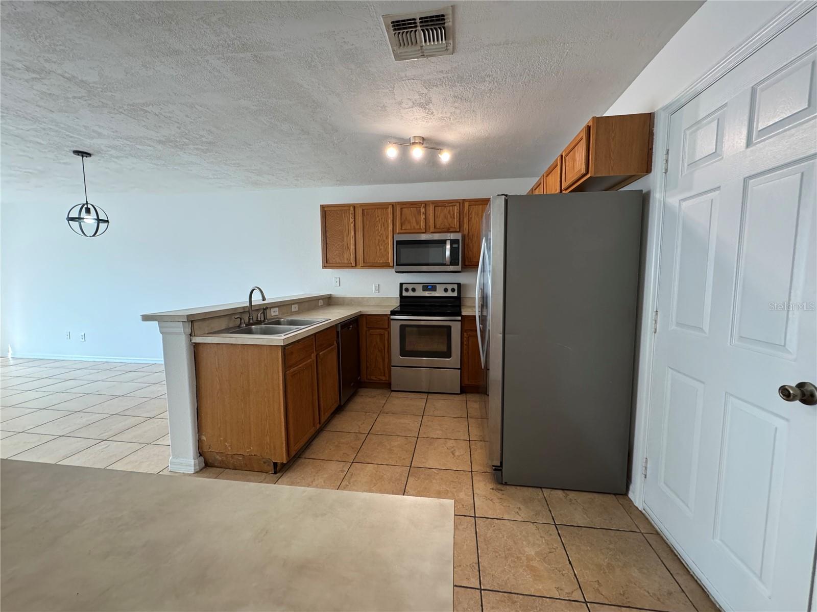 Image 8 of 14 For 12644 Somerset Oaks Street