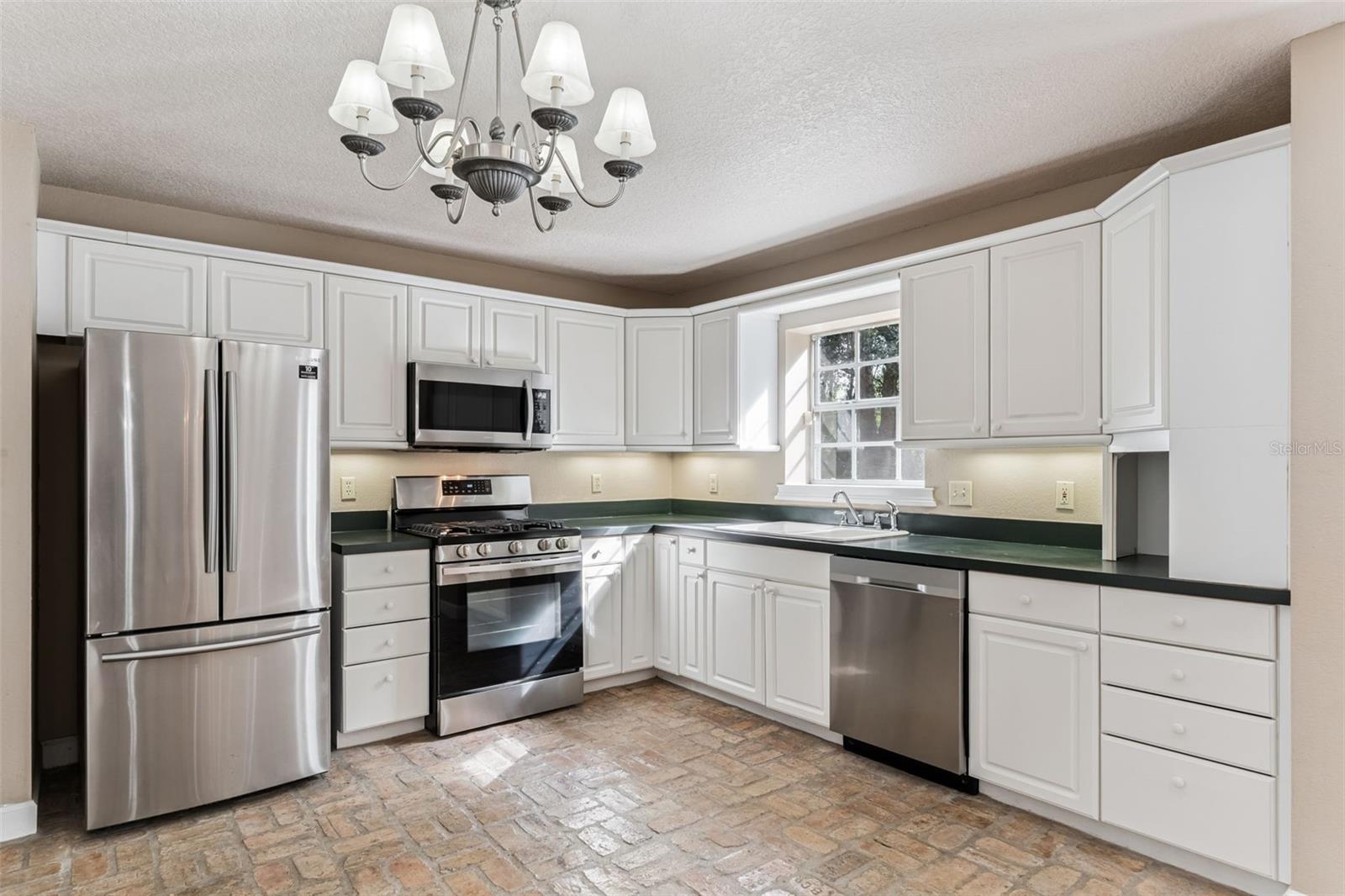 Image 11 of 36 For 1793 Crown Point Woods Circle