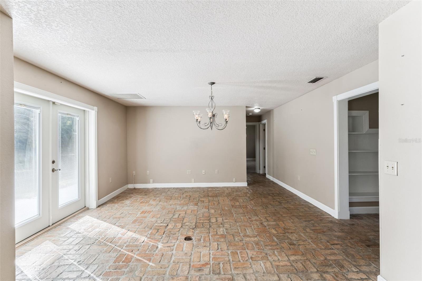 Image 13 of 36 For 1793 Crown Point Woods Circle