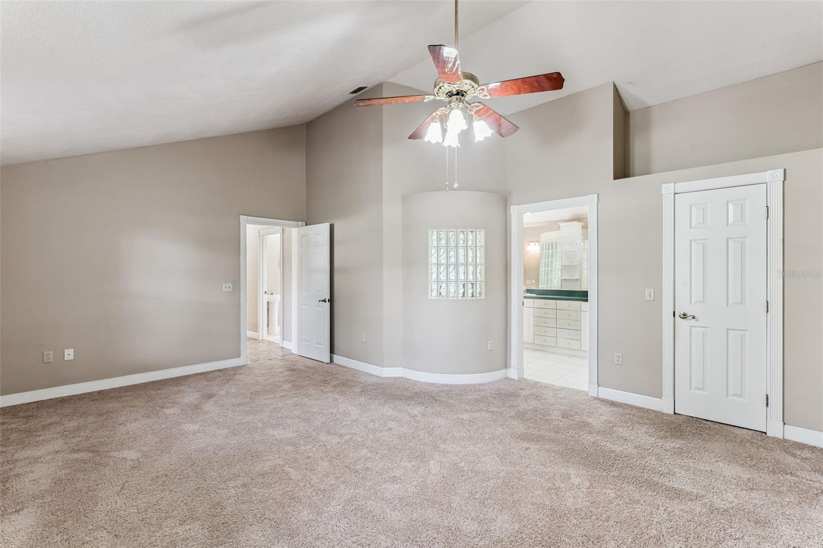 Image 16 of 36 For 1793 Crown Point Woods Circle