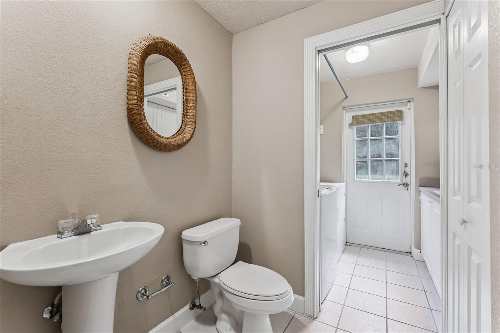 Image 23 of 36 For 1793 Crown Point Woods Circle