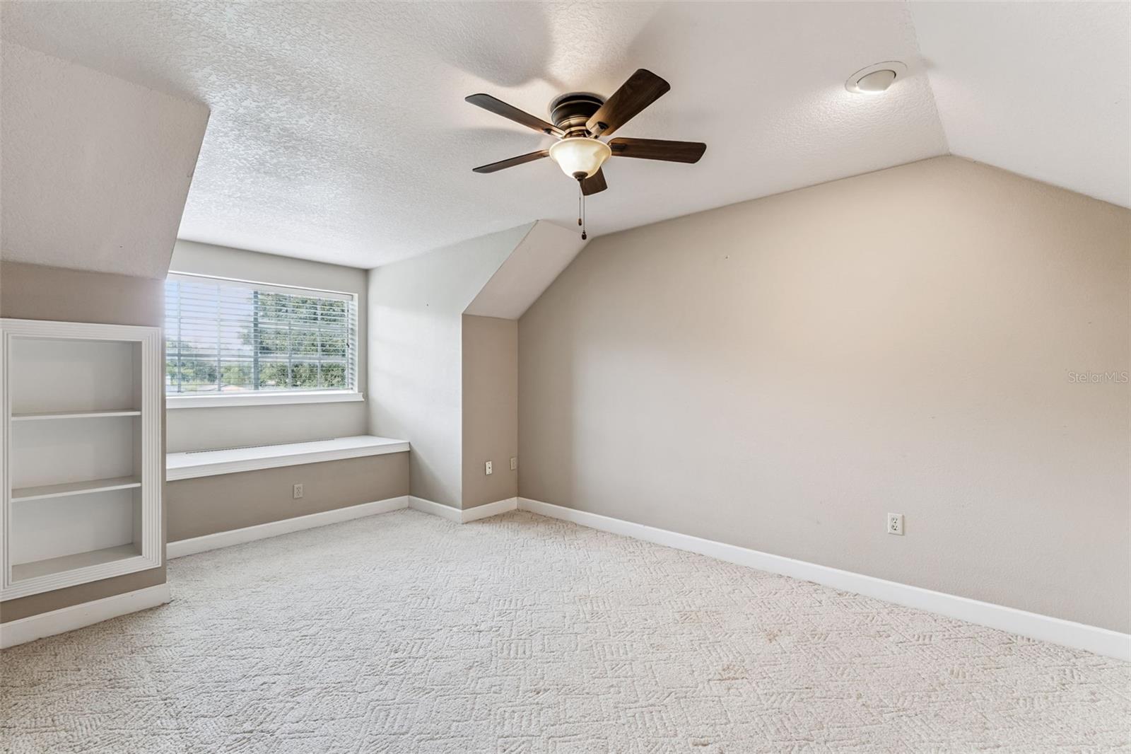 Image 28 of 36 For 1793 Crown Point Woods Circle