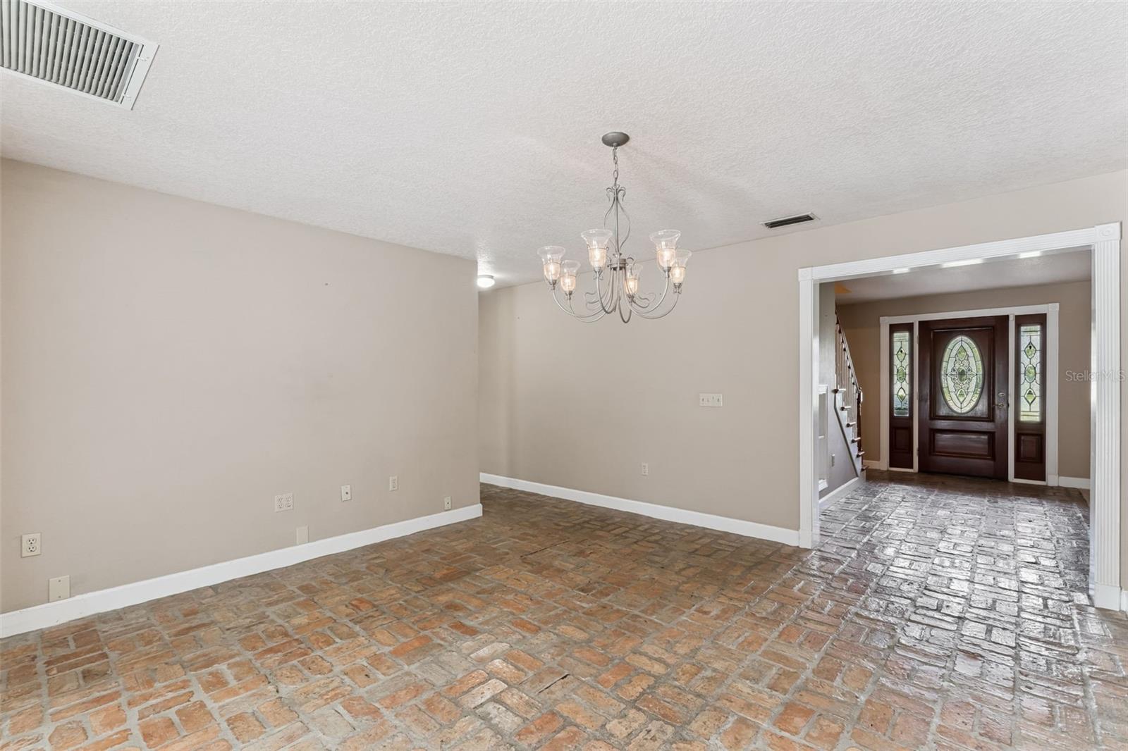 Image 7 of 36 For 1793 Crown Point Woods Circle