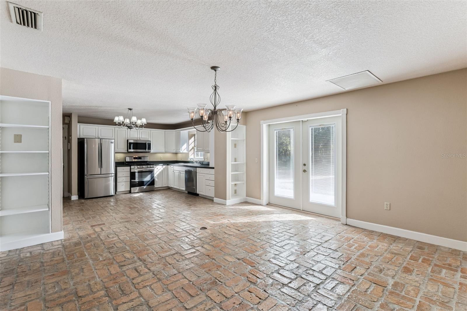 Image 9 of 36 For 1793 Crown Point Woods Circle