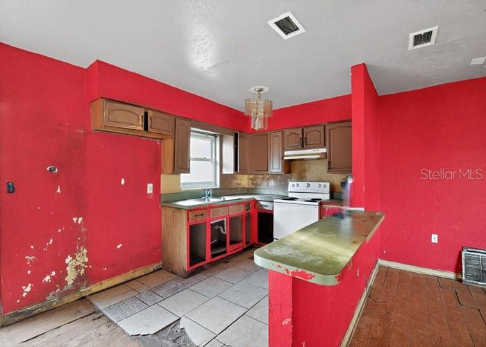 Image 8 of 16 For 2715 1st Avenue