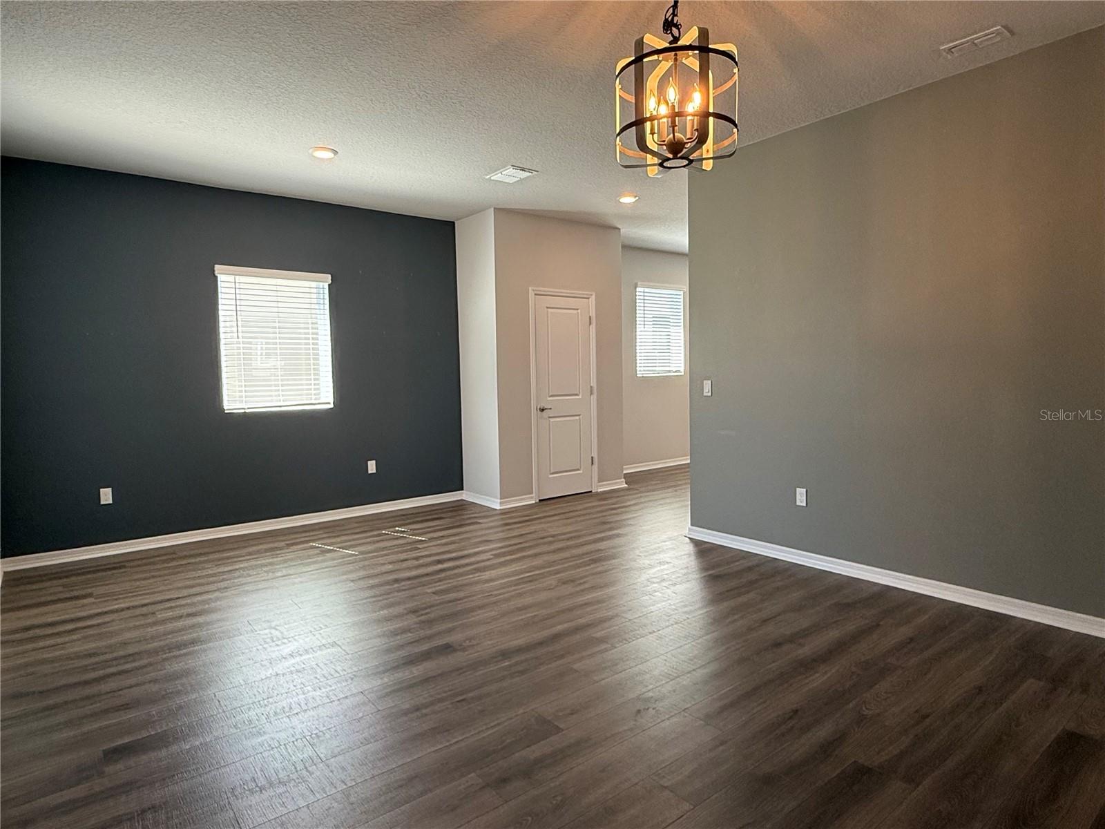 Image 4 of 25 For 2909 Deerberry Lane