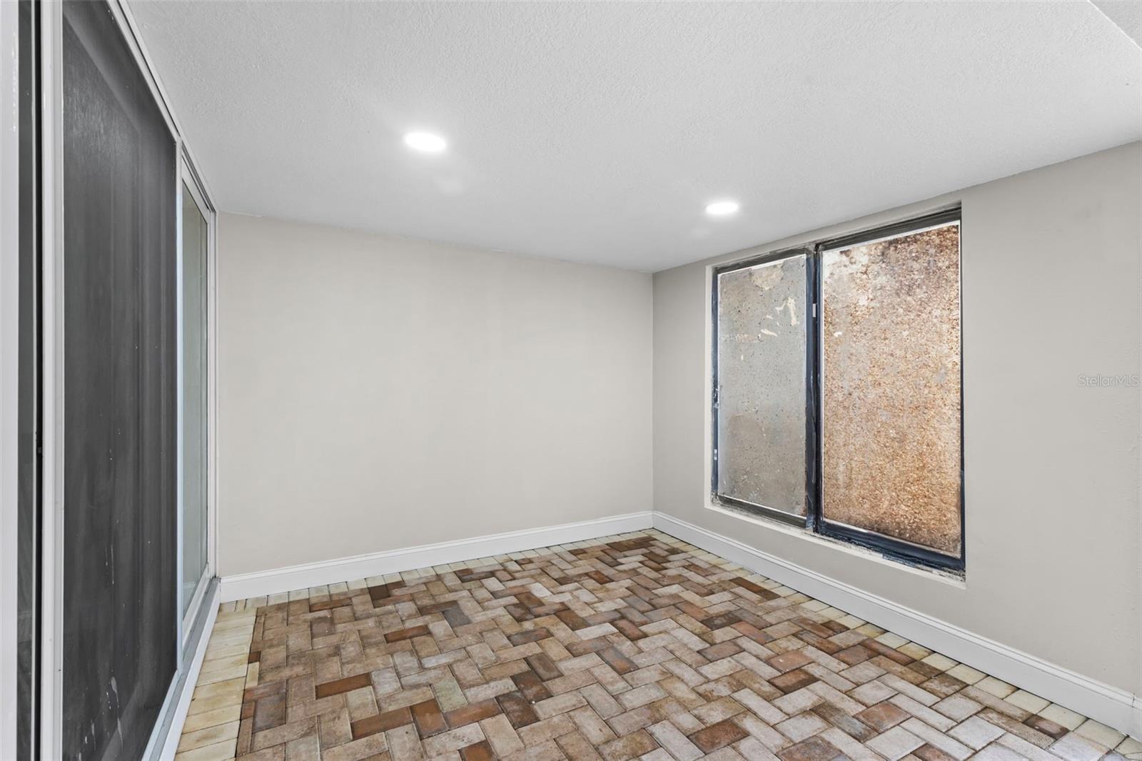 Image 28 of 50 For 7303 Los Padres Court