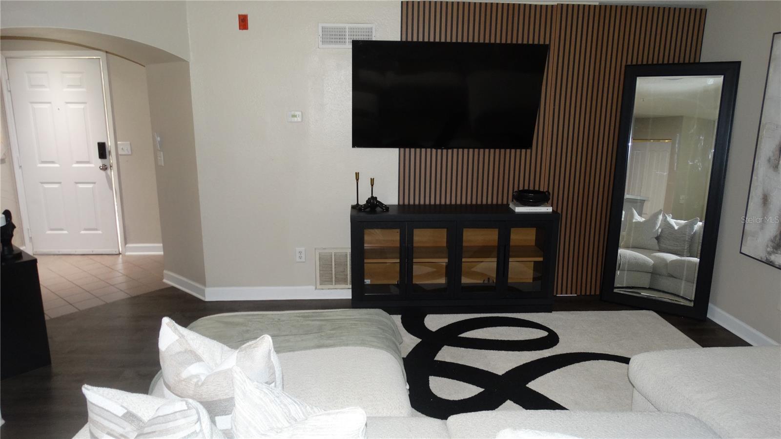 Image 21 of 33 For 7240 Westpointe Boulevard 1125