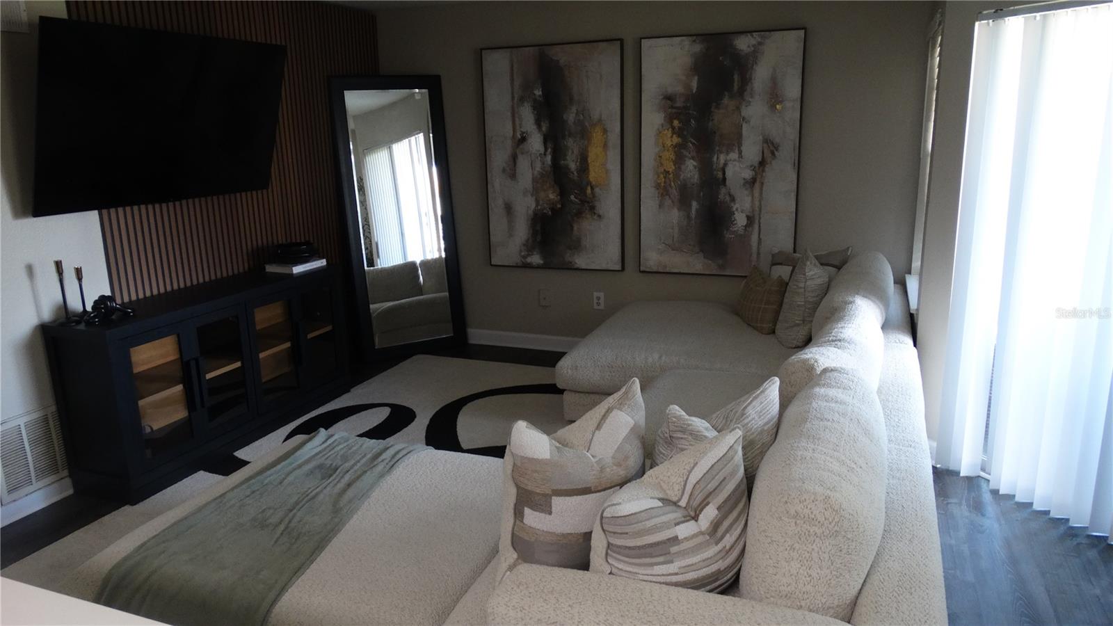 Image 5 of 33 For 7240 Westpointe Boulevard 1125