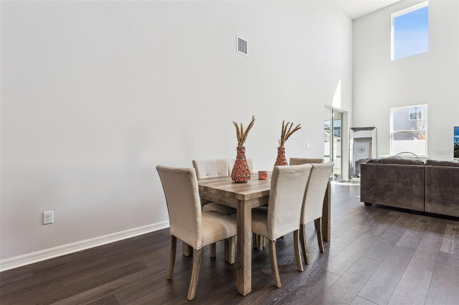 Image 10 of 57 For 1111 Lone Palm Way