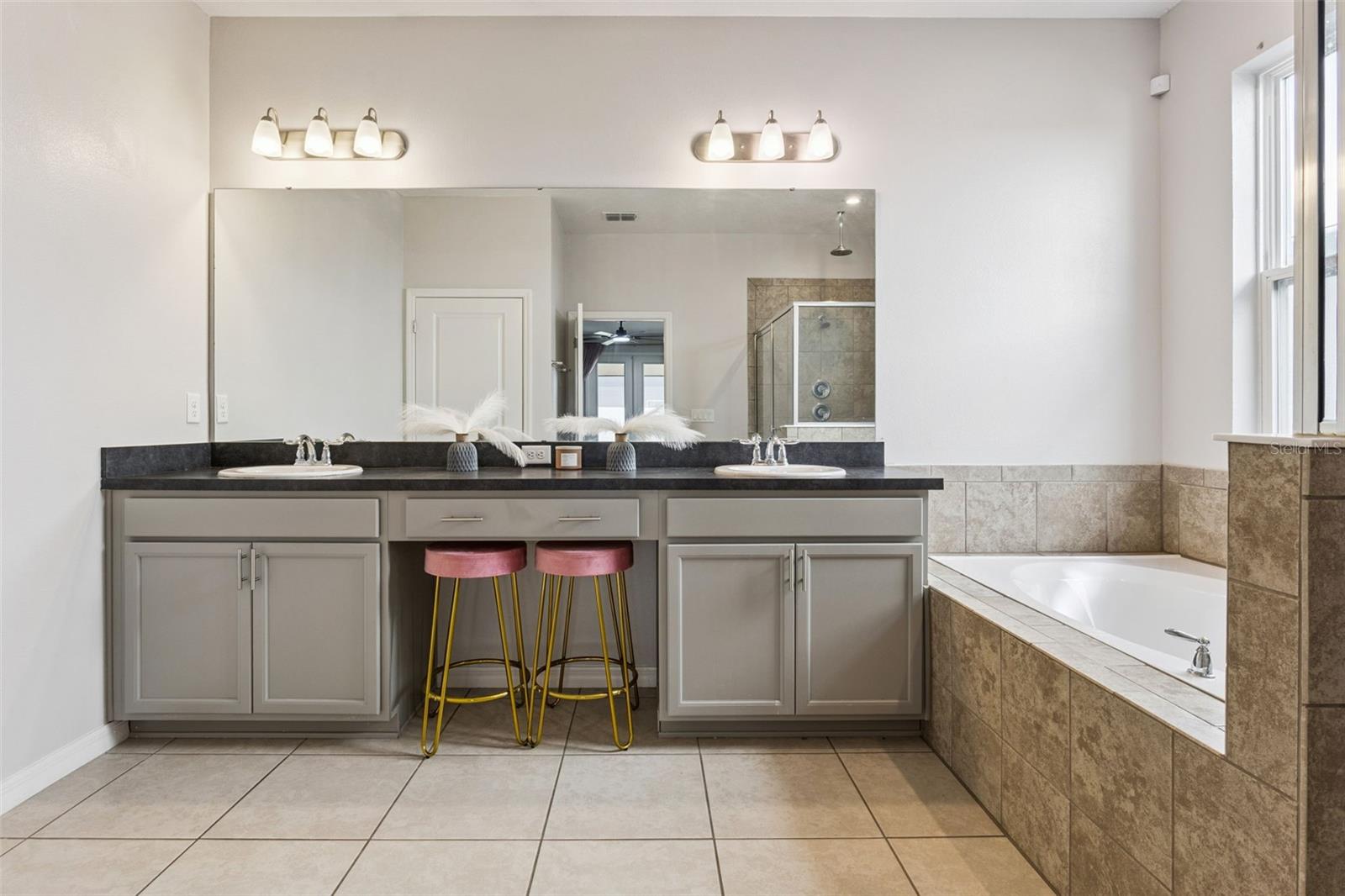 Image 31 of 57 For 1111 Lone Palm Way