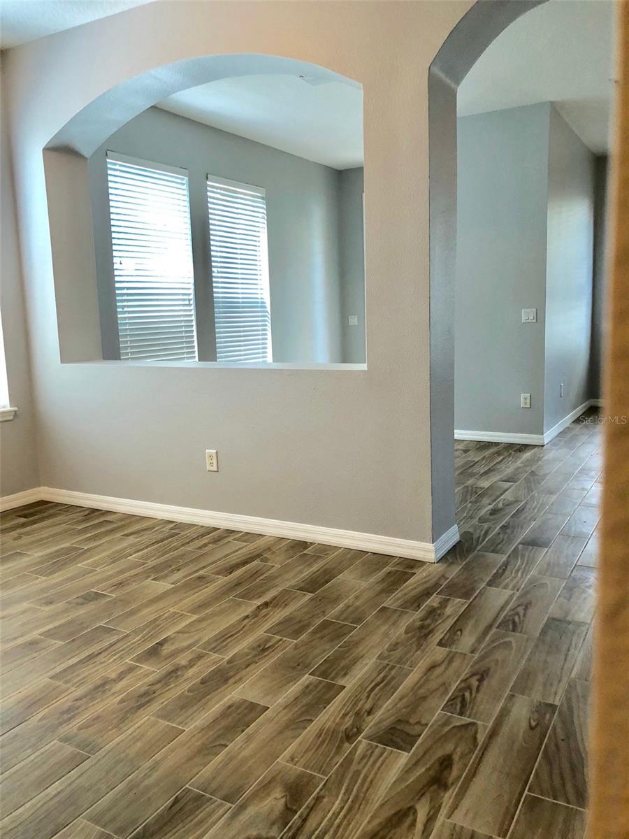 Image 3 of 10 For 10764 Garden Lily Drive S