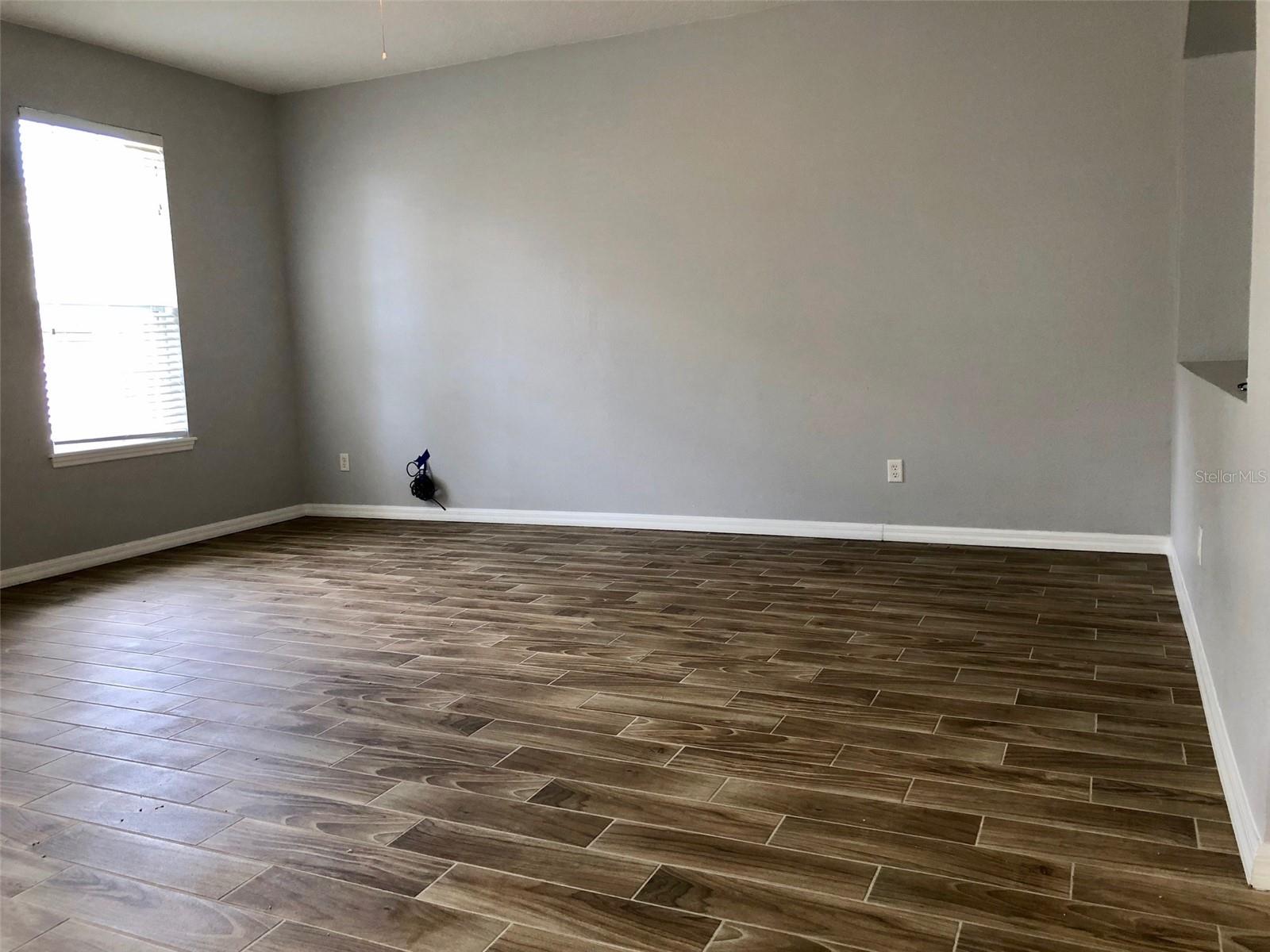 Image 4 of 10 For 10764 Garden Lily Drive S