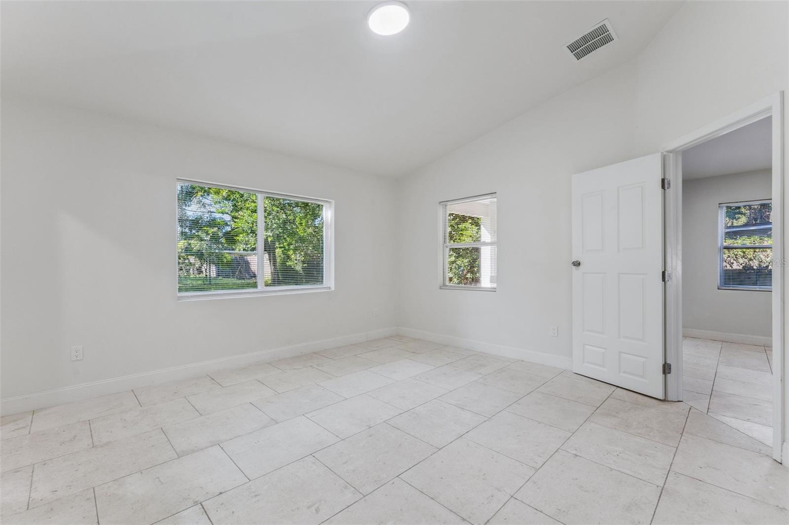 Image 15 of 30 For 1424 18th Street