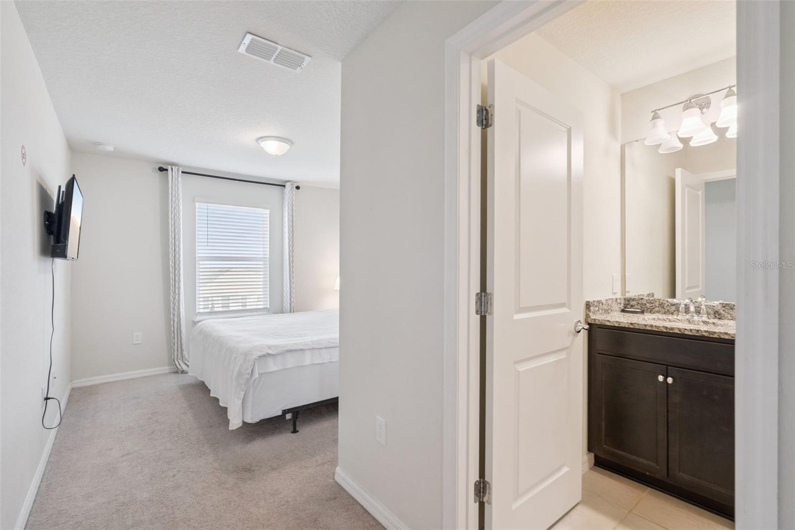 Image 32 of 54 For 3729 Pacific Lane