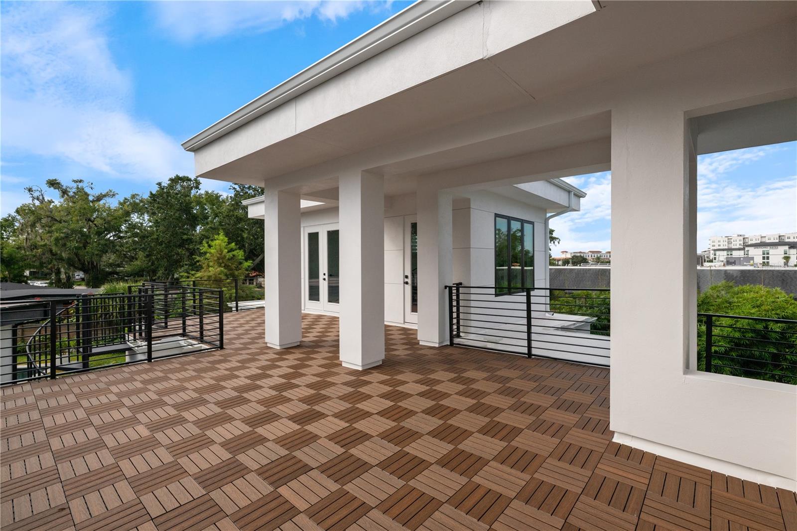 Image 42 of 64 For 2015 Park Avenue