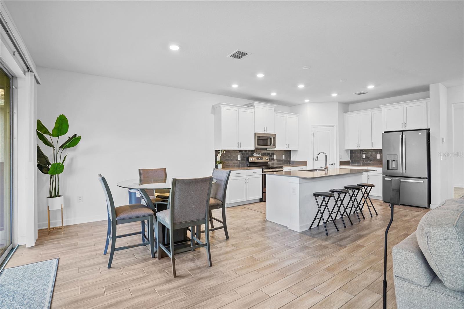 Listing photo id 8 for 11632 Paragraph Road