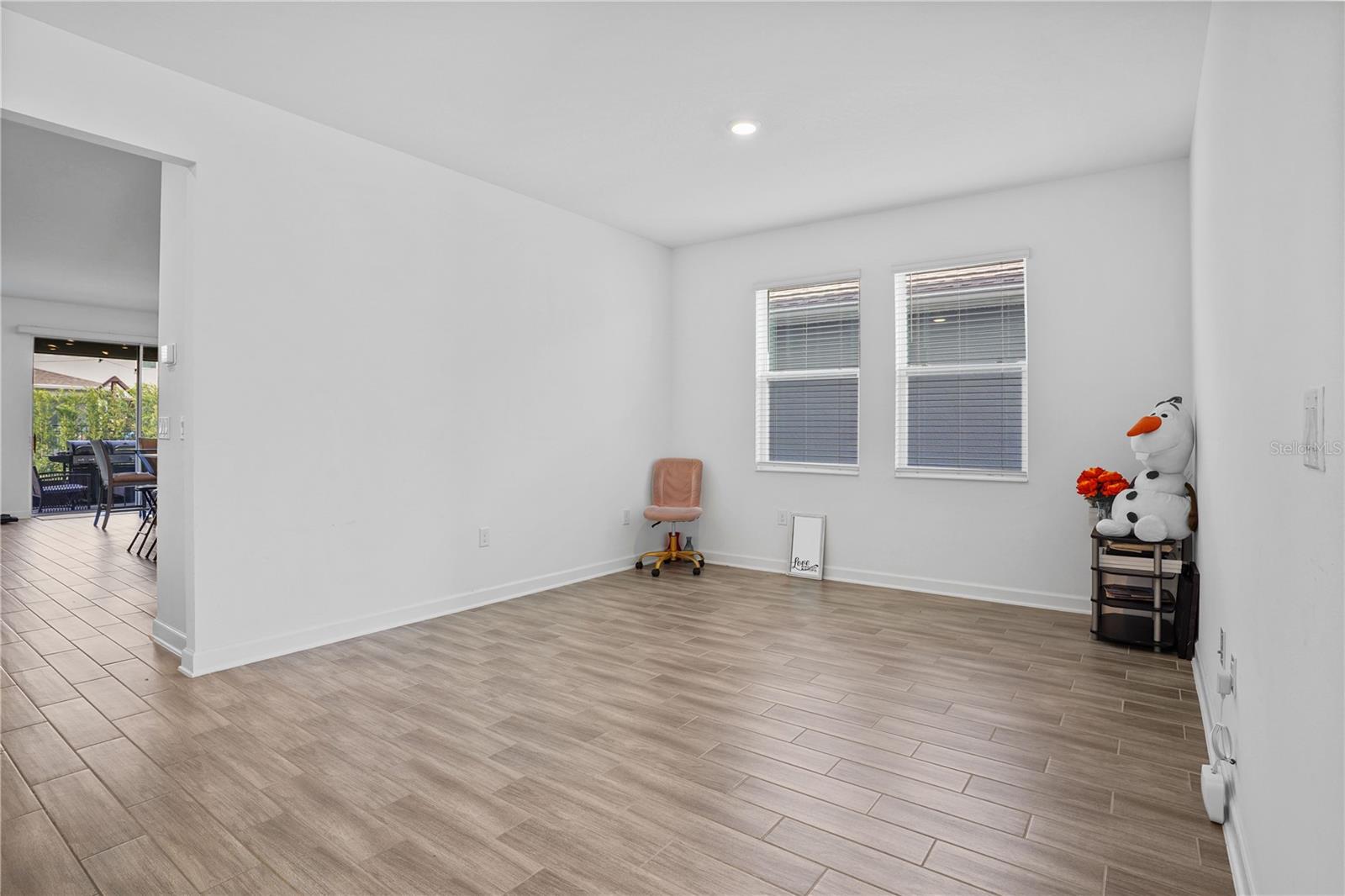 Listing photo id 15 for 11632 Paragraph Road