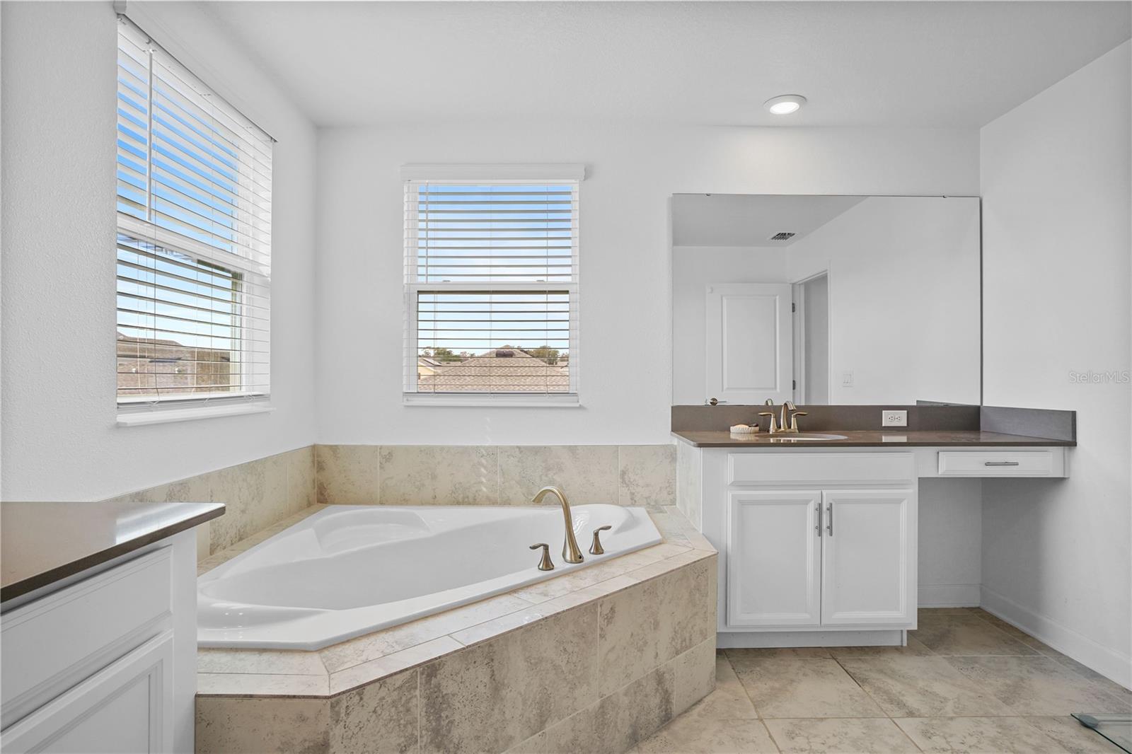 Listing photo id 27 for 11632 Paragraph Road