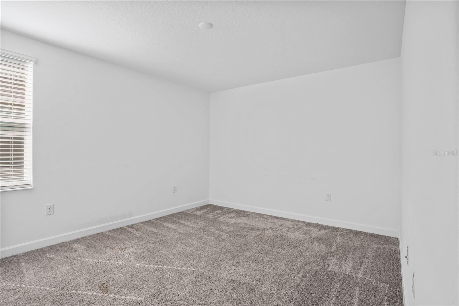 Listing photo id 34 for 11632 Paragraph Road