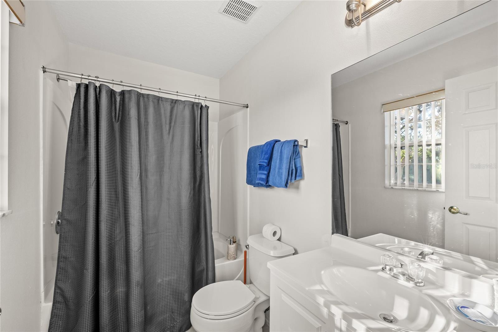 Image 28 of 52 For 1067 Berkeley Drive