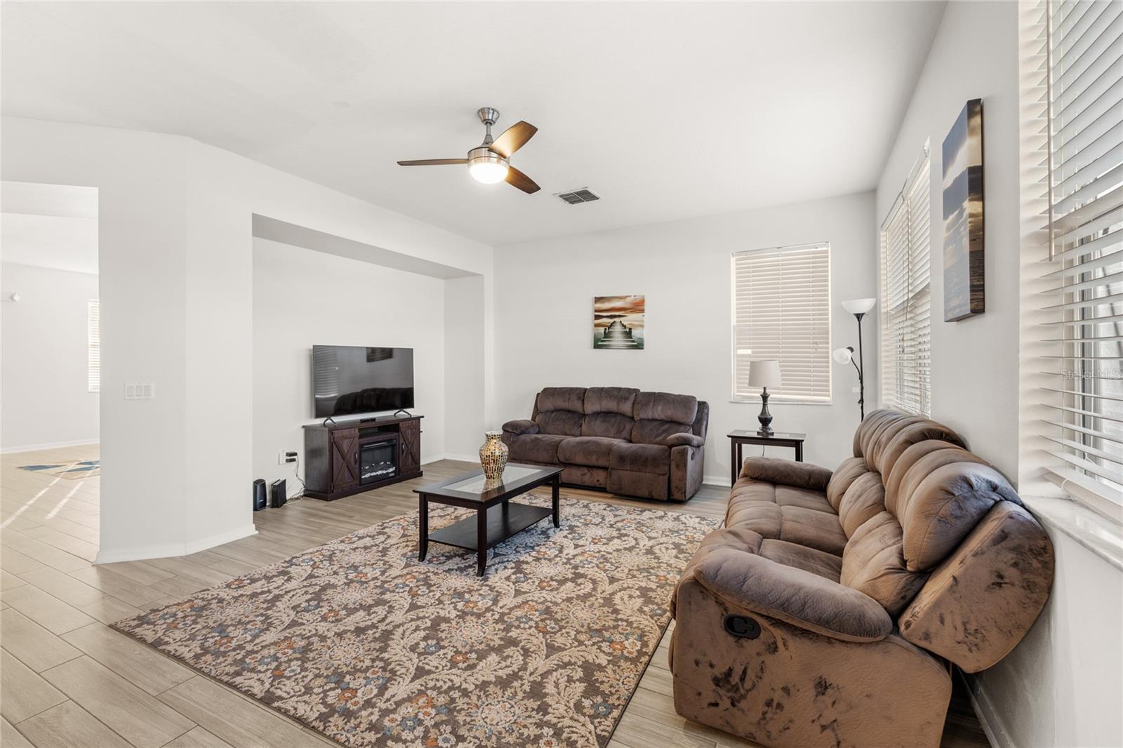 Image 7 of 52 For 1067 Berkeley Drive