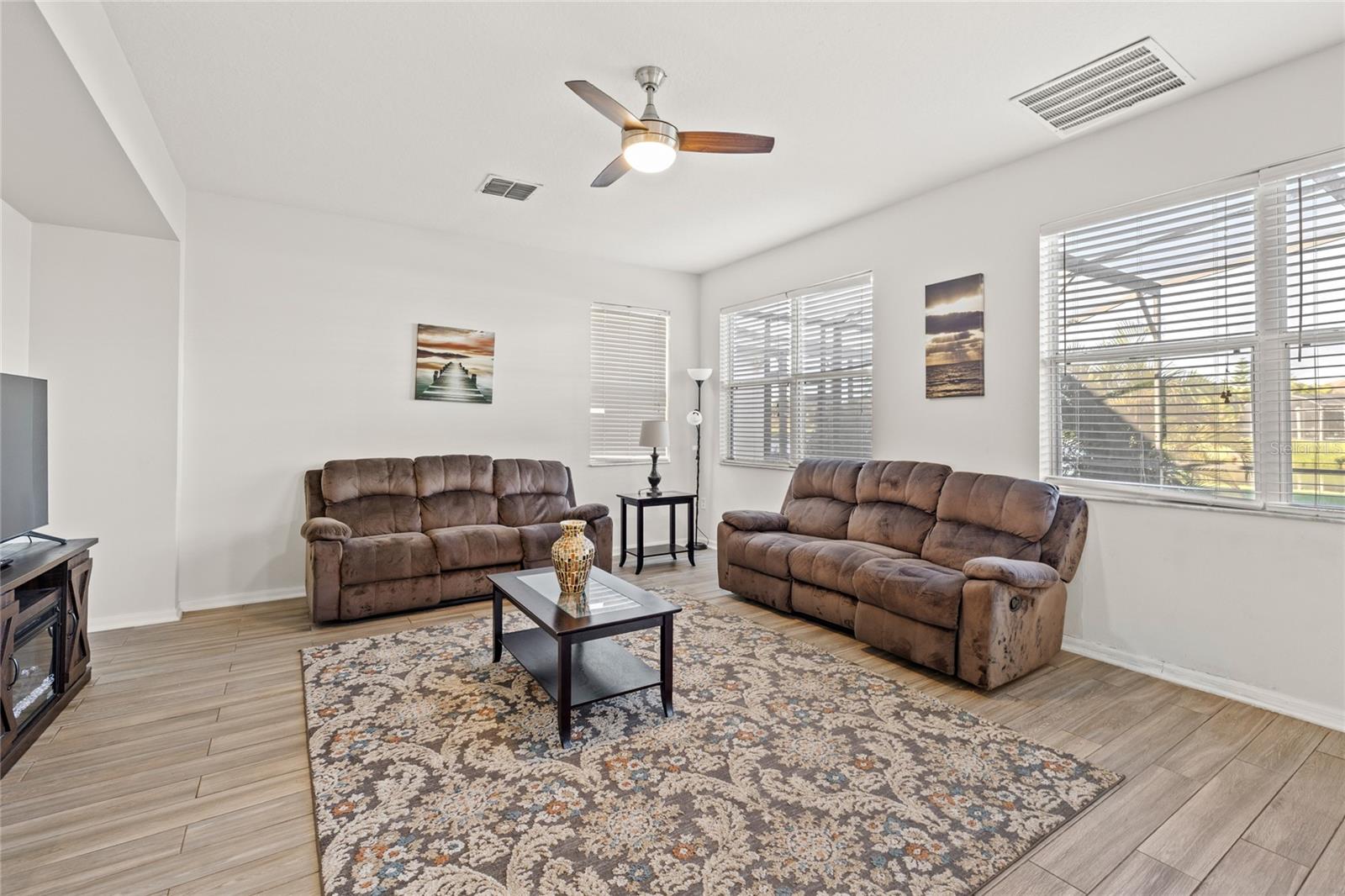 Image 8 of 52 For 1067 Berkeley Drive