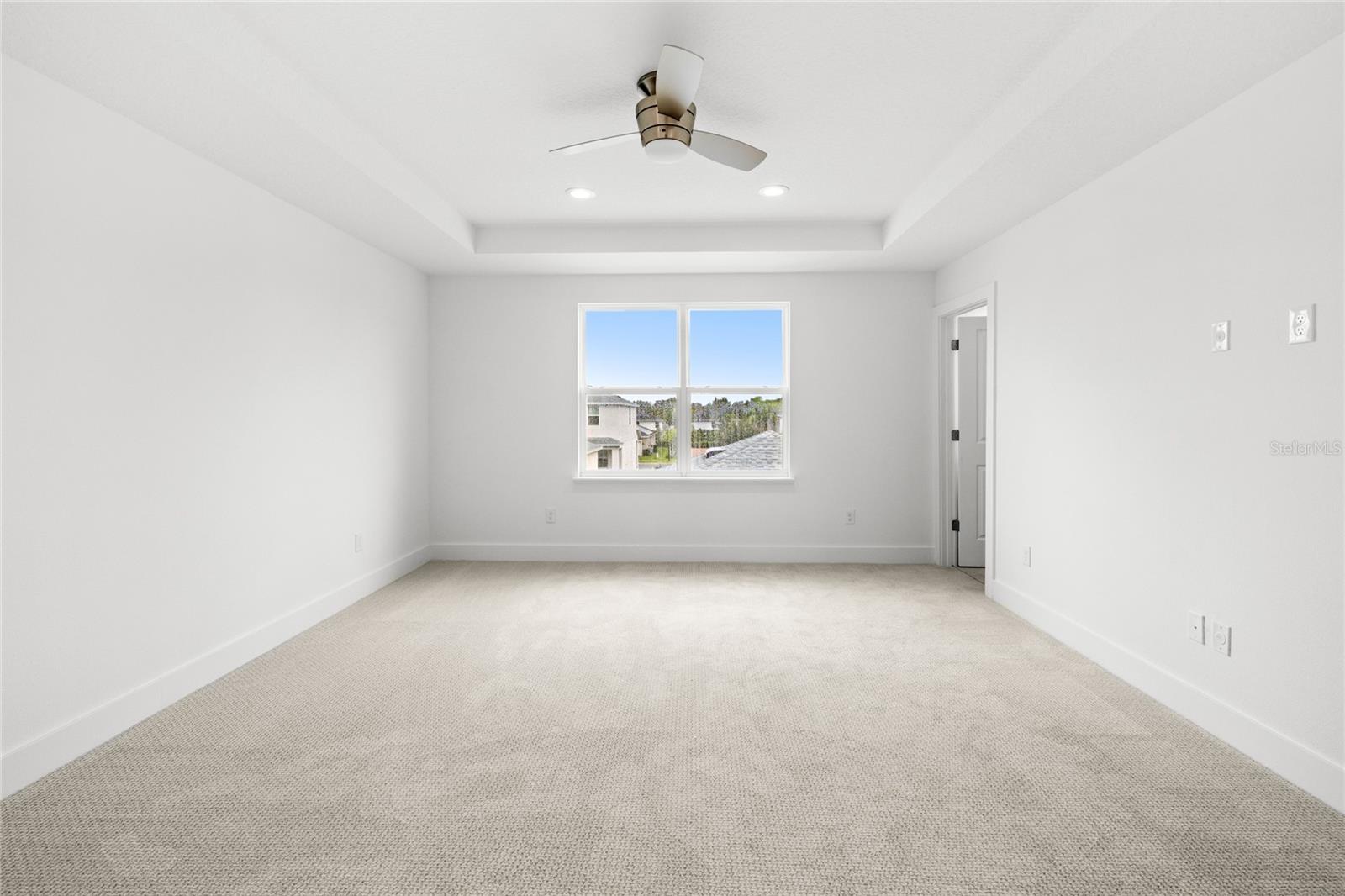 Image 18 of 37 For 2527 Long Pine Street