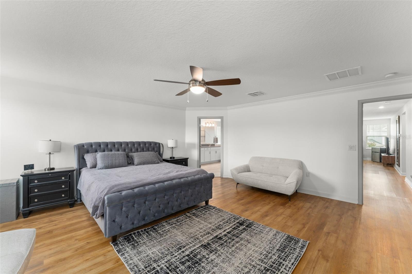 Image 33 of 66 For 11354 History Avenue