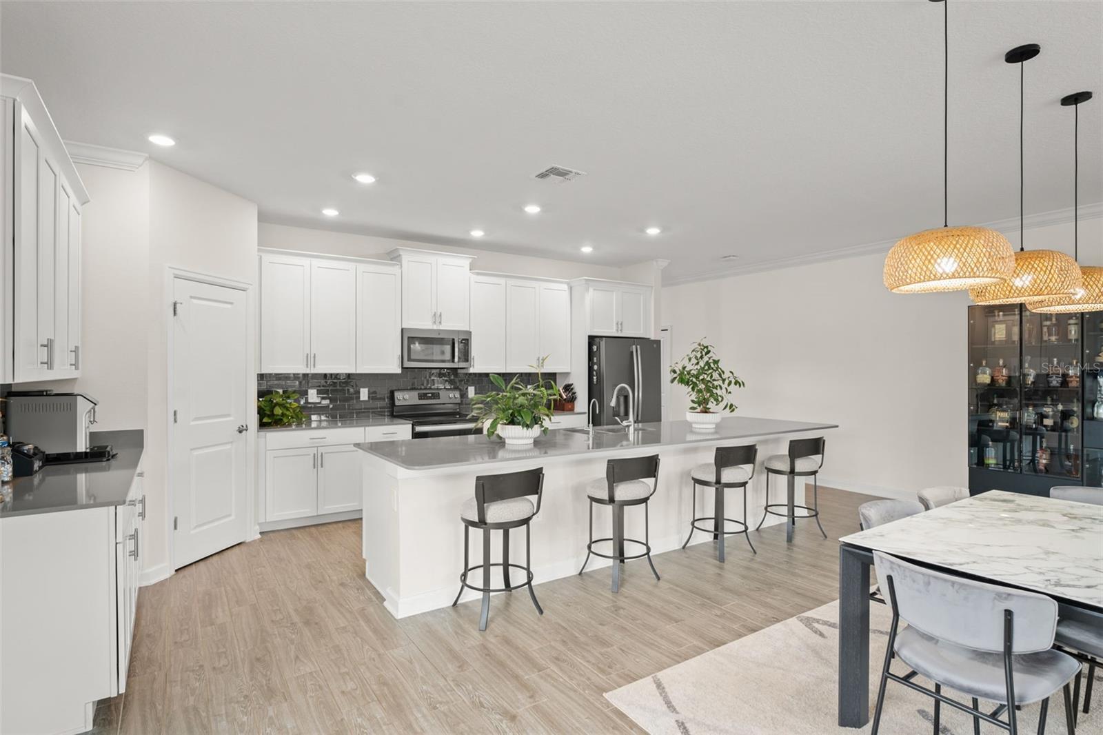 Image 9 of 66 For 11354 History Avenue