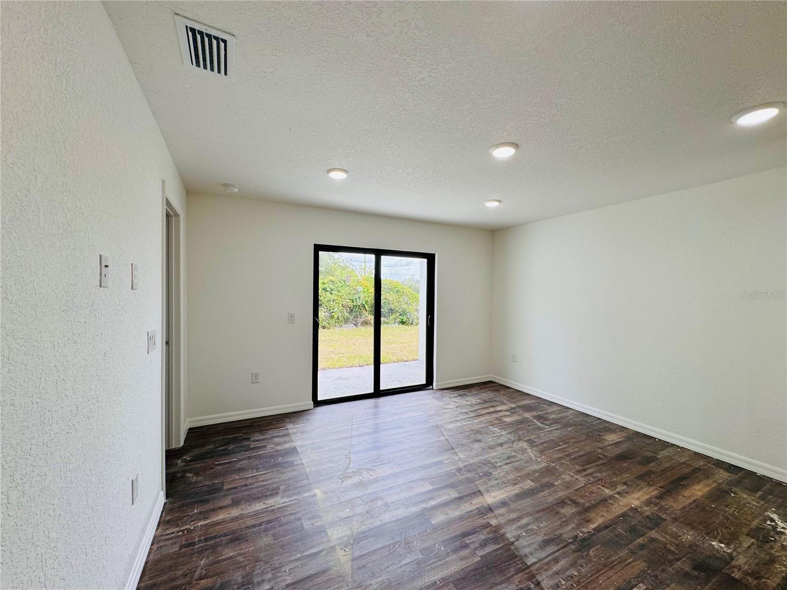 Image 3 of 18 For 27063 Washington Street