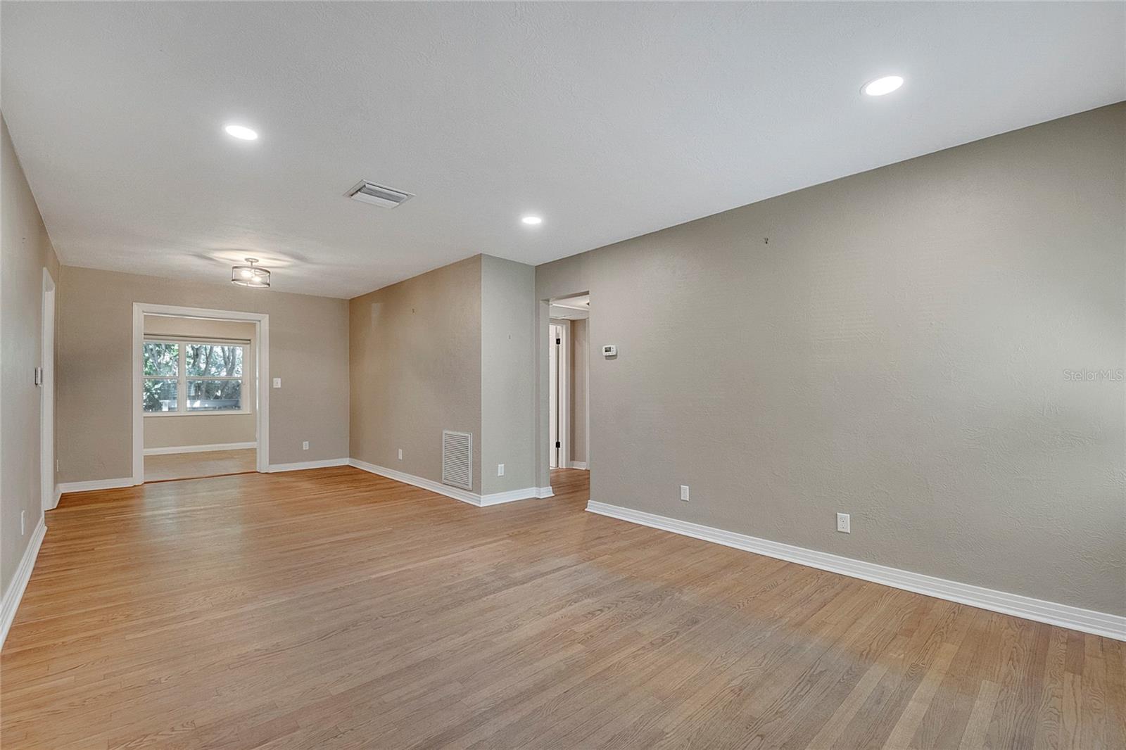 Image 13 of 57 For 1835 Edwin Boulevard