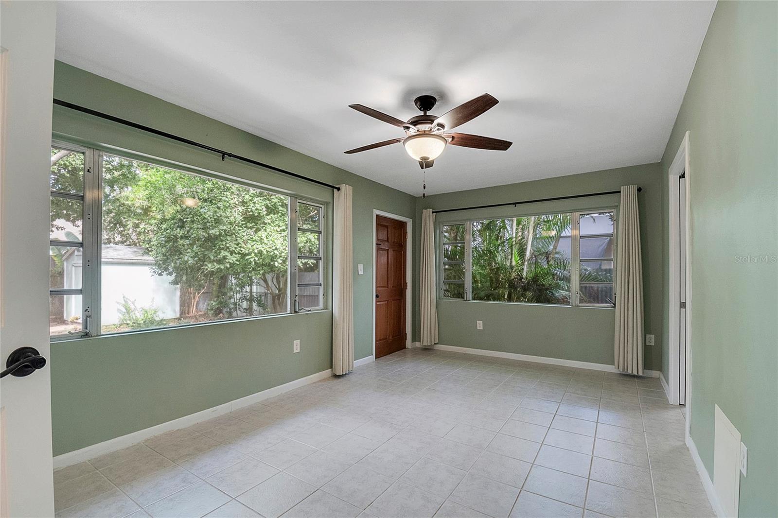 Image 34 of 57 For 1835 Edwin Boulevard