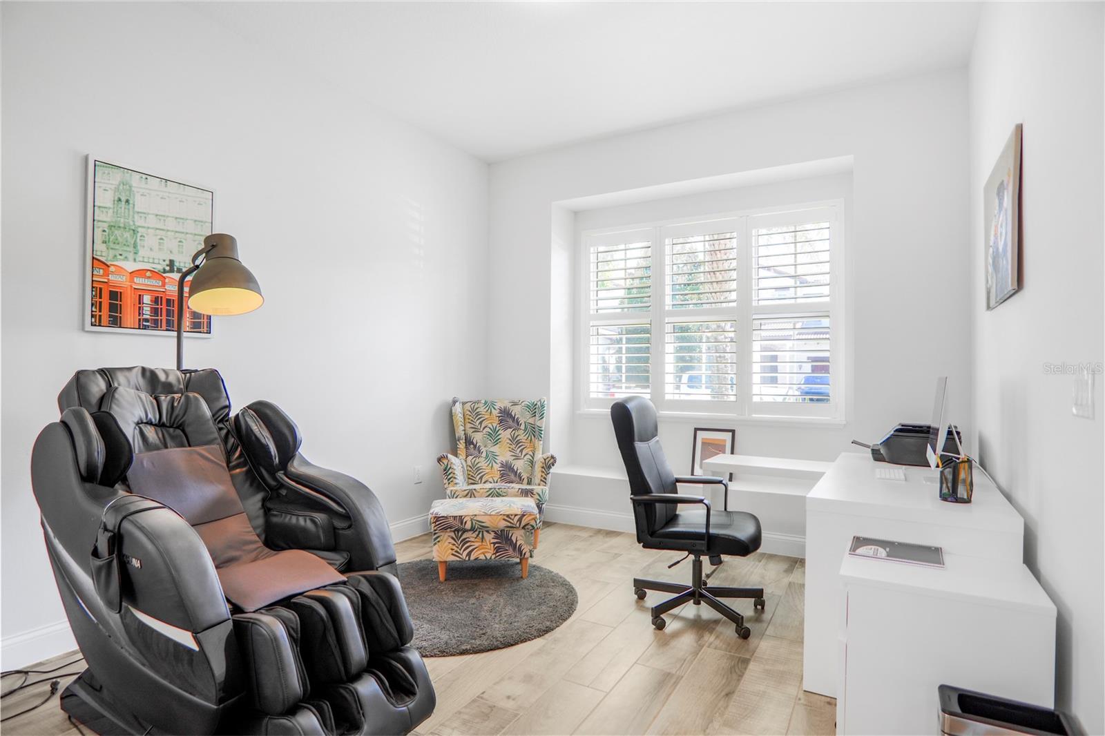 Image 8 of 77 For 10751 Royal Cypress Way