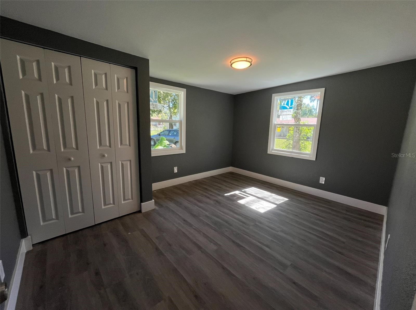 Image 13 of 17 For 642 Center Avenue