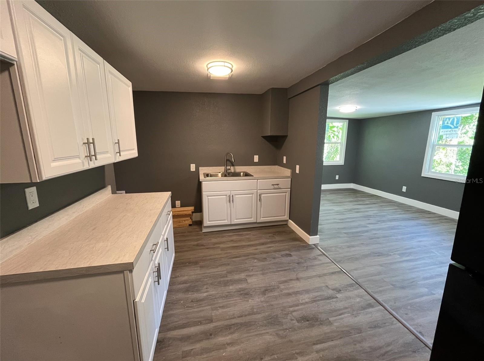 Image 4 of 17 For 642 Center Avenue