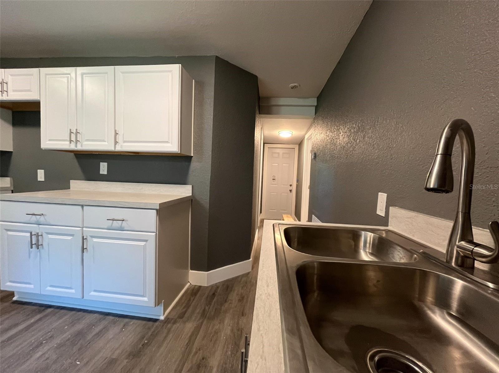 Image 5 of 17 For 642 Center Avenue