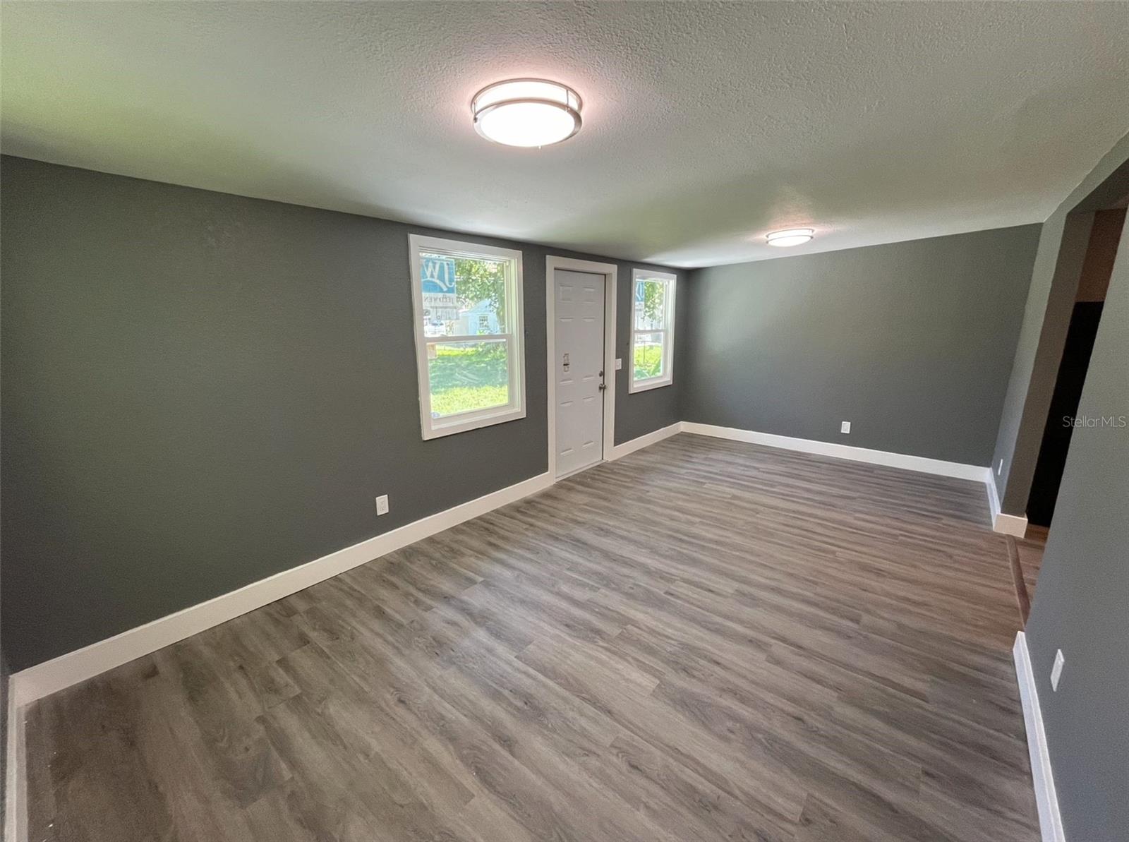 Image 7 of 17 For 642 Center Avenue